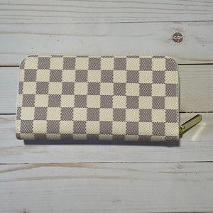 NWT Women's Wallet